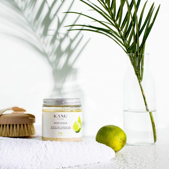 Exfoliant corporal cu lime și alge - Kanu